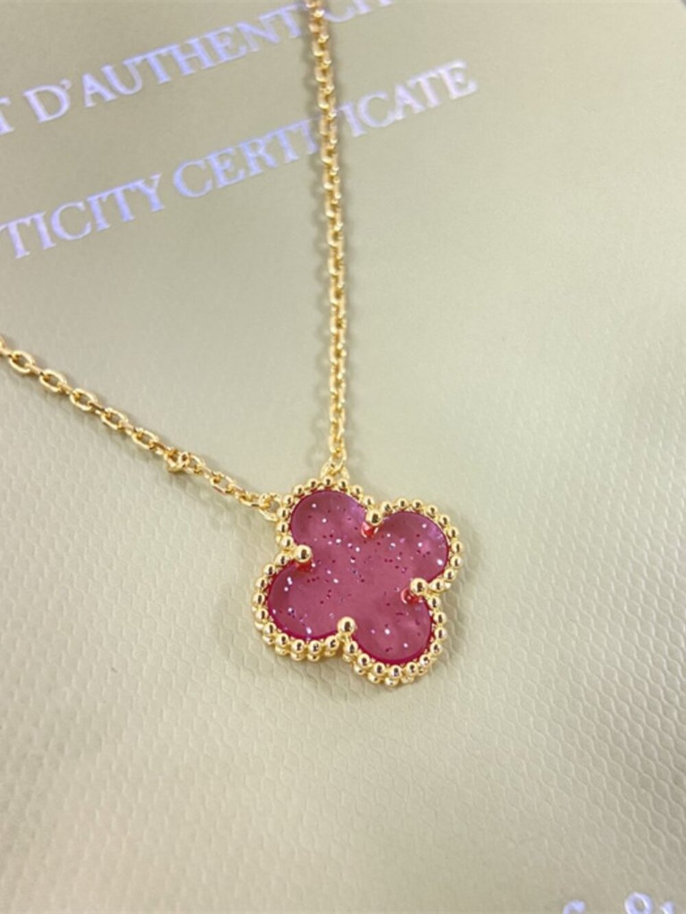 ✨Van Cleef & Arpels Pink Necklace✨